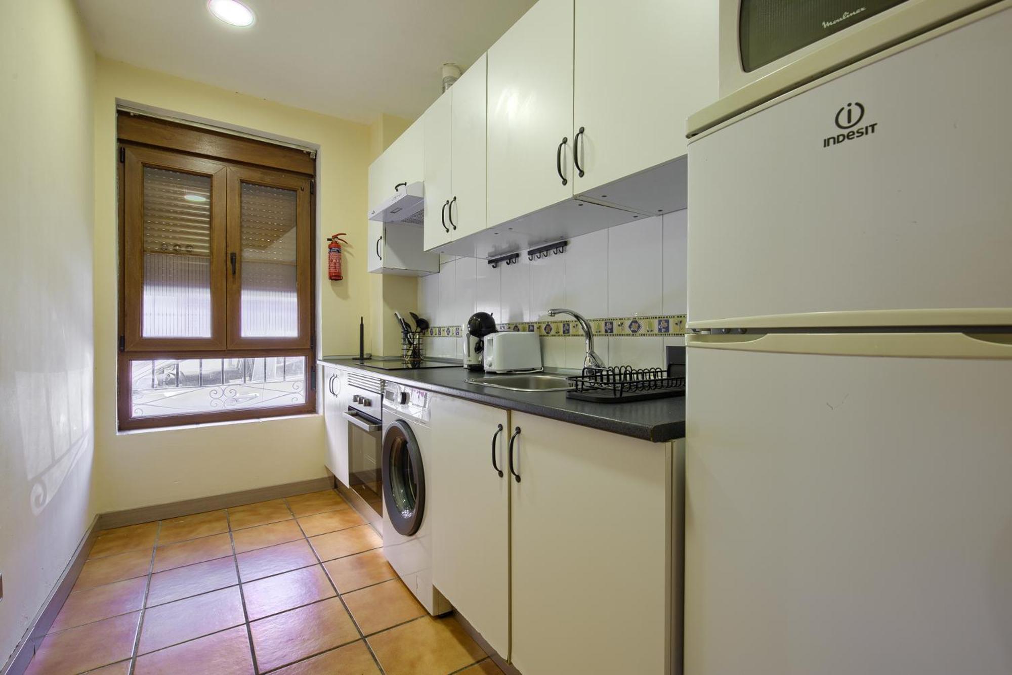 Casona 44 - Apartamento Para 2 Con Wifi, Ac Y Patio Exterior 알칼라데에나레스 외부 사진