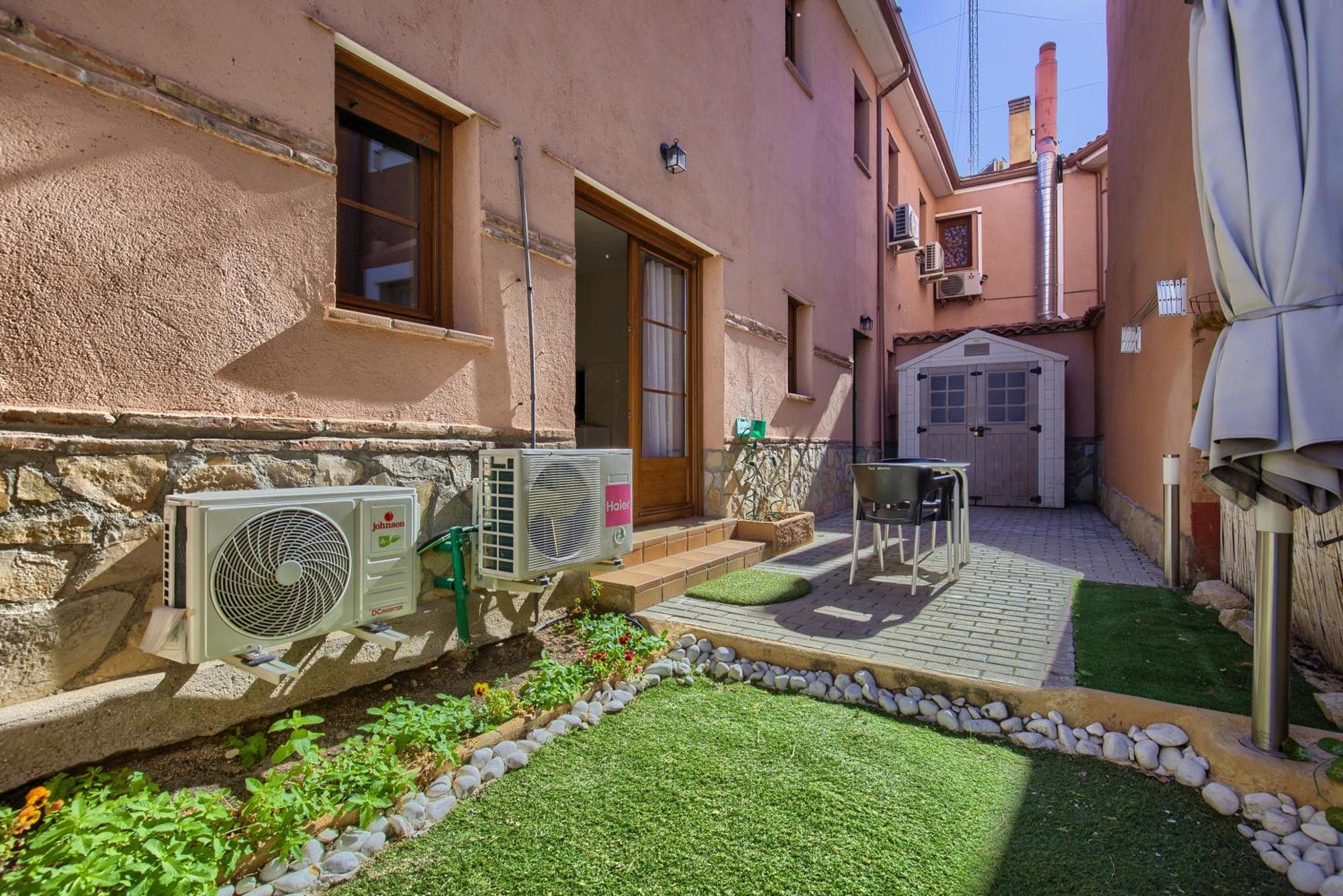 Casona 44 - Apartamento Para 2 Con Wifi, Ac Y Patio Exterior 알칼라데에나레스 외부 사진
