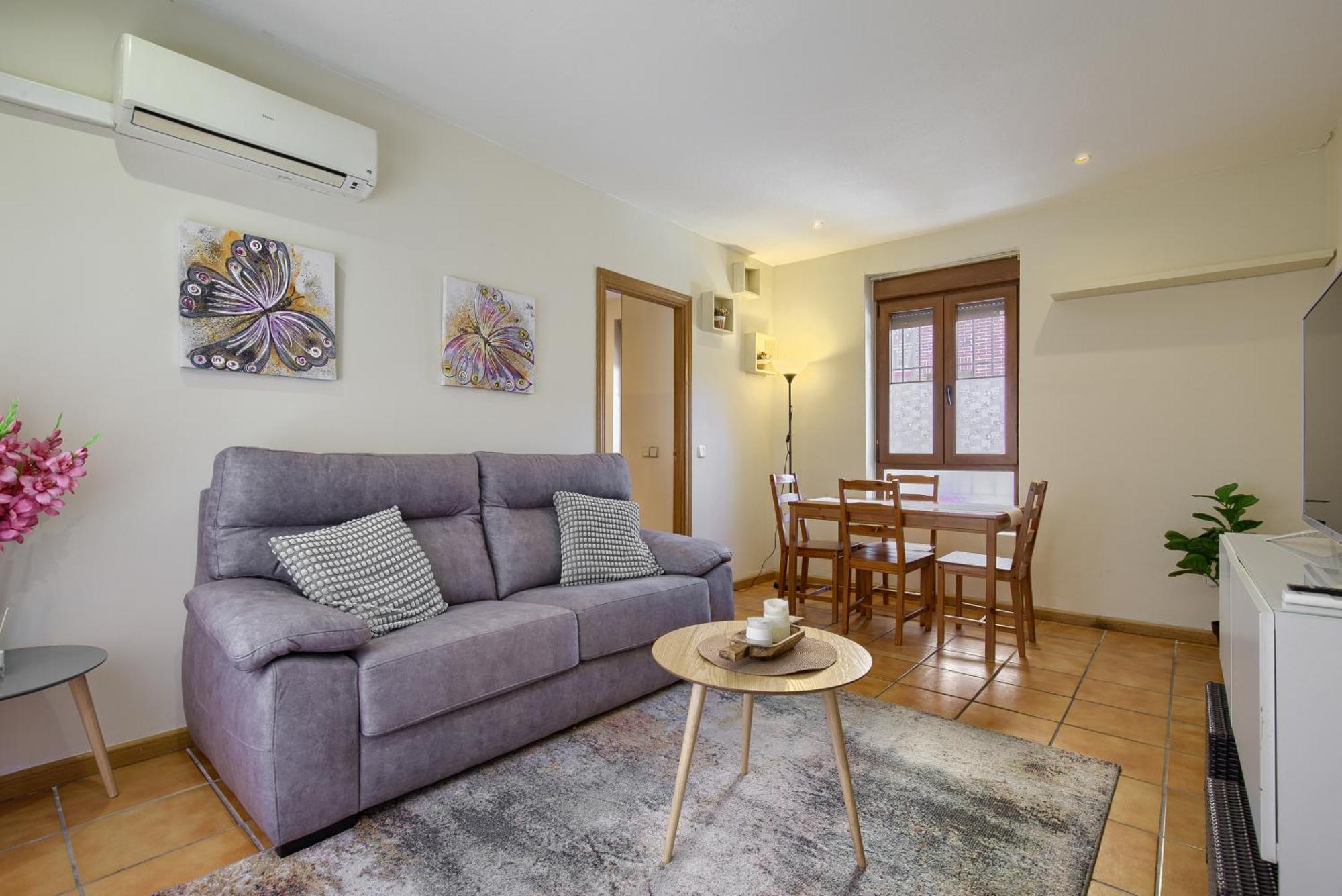 Casona 44 - Apartamento Para 2 Con Wifi, Ac Y Patio Exterior 알칼라데에나레스 외부 사진
